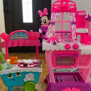 Selling minnie mouse brunch set and Ice cream truck.